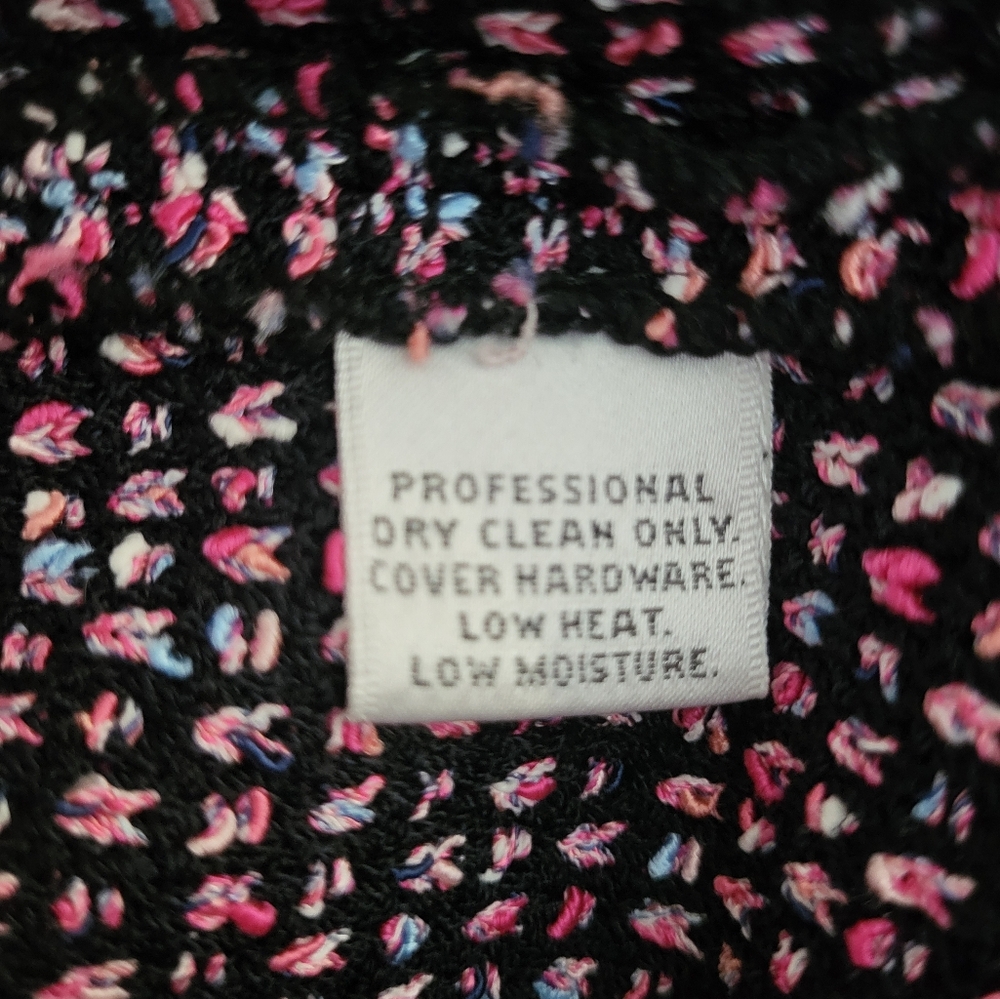 CC. Vtg. St. John Pink and Black Tweed Blazer - Size 6 - Picture 7 of 7